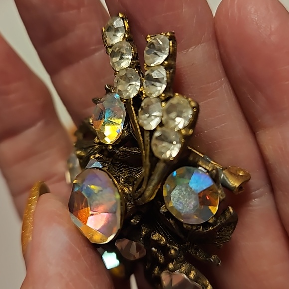 Vintage antique gold tone brooch clear and AB rhinestones prong set unsigned - Picture 5 of 6